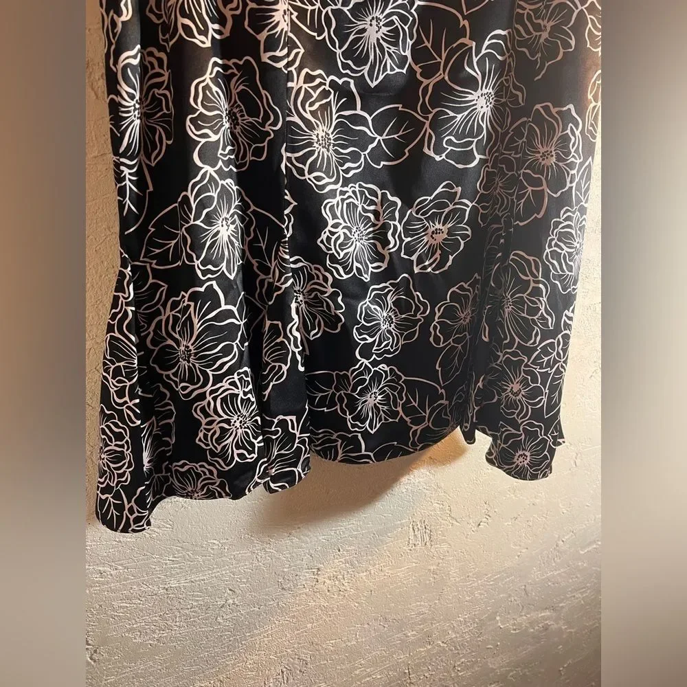 INC International Concepts Black and White Skirt 100% silk floral flowy summer